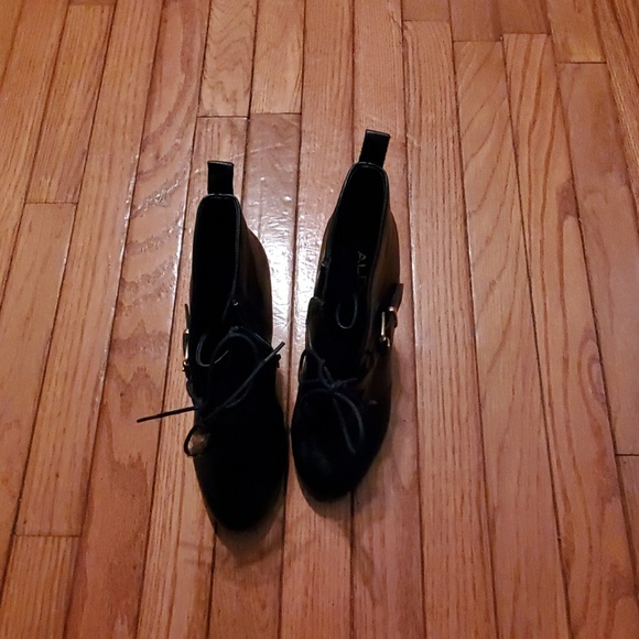 FINAL PRICE DROP Ankle boots - Picture 1 of 2